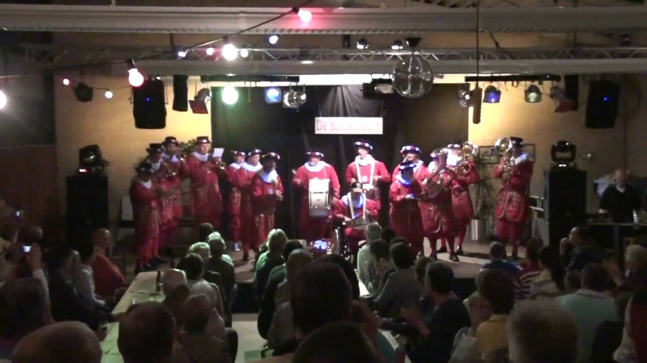 De Towersnorren bij kappelenfestival van de Kleikloeten Hattem