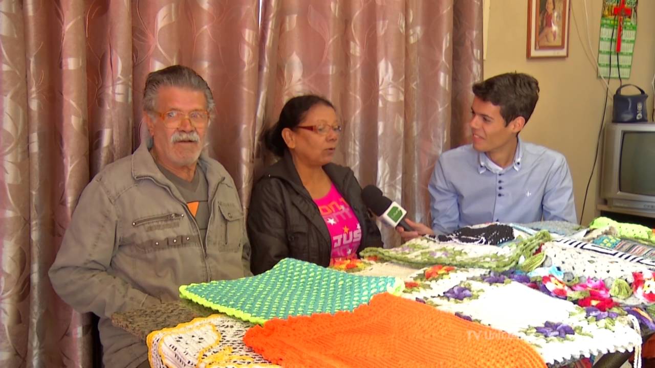 Homem de Sarandi que faz crochê