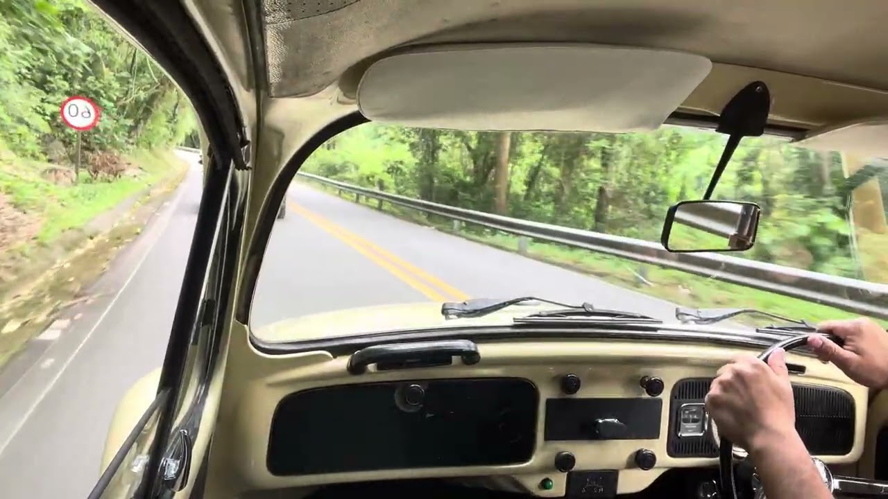 Você na direção do fusca na estrada Parque em Itu. Curta a vibe de um clássico 