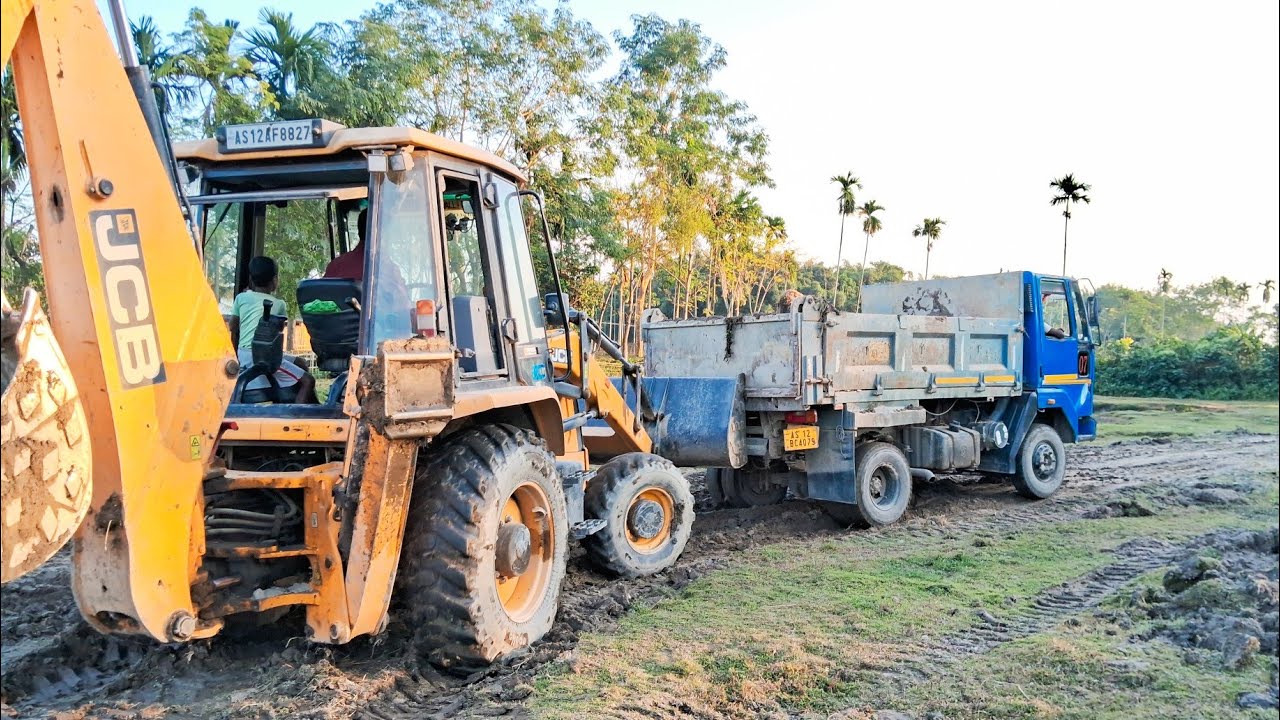 JCB 4DX Loading Mud In Ashok Leyland Dump truck | Ashok Leyland Dump Truck Stuck | Jcb 4dx | Tractor
