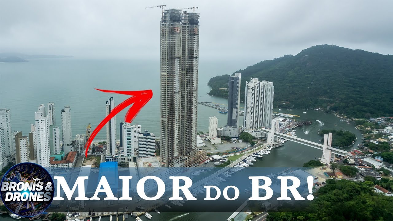 Edifício prédio mais alto do Brasil / torres gêmeas / Balneário Camboriú / S.C. por drone 4k
