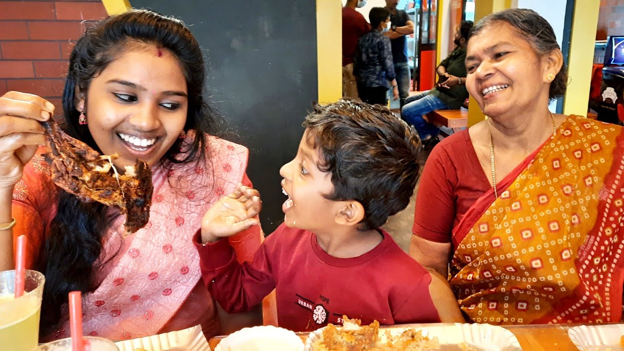 അമ്മക്കും കവിക്കും Surprise Treat കൊടുത്തപ്പോൾ🤩Food കണ്ട് ഞെട്ടി..😋