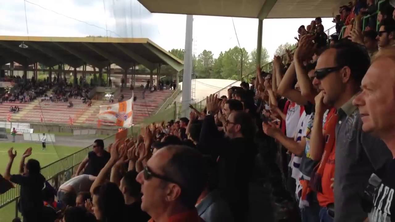 Tifo arancione [U.S. Pistoiese - Lucchese]