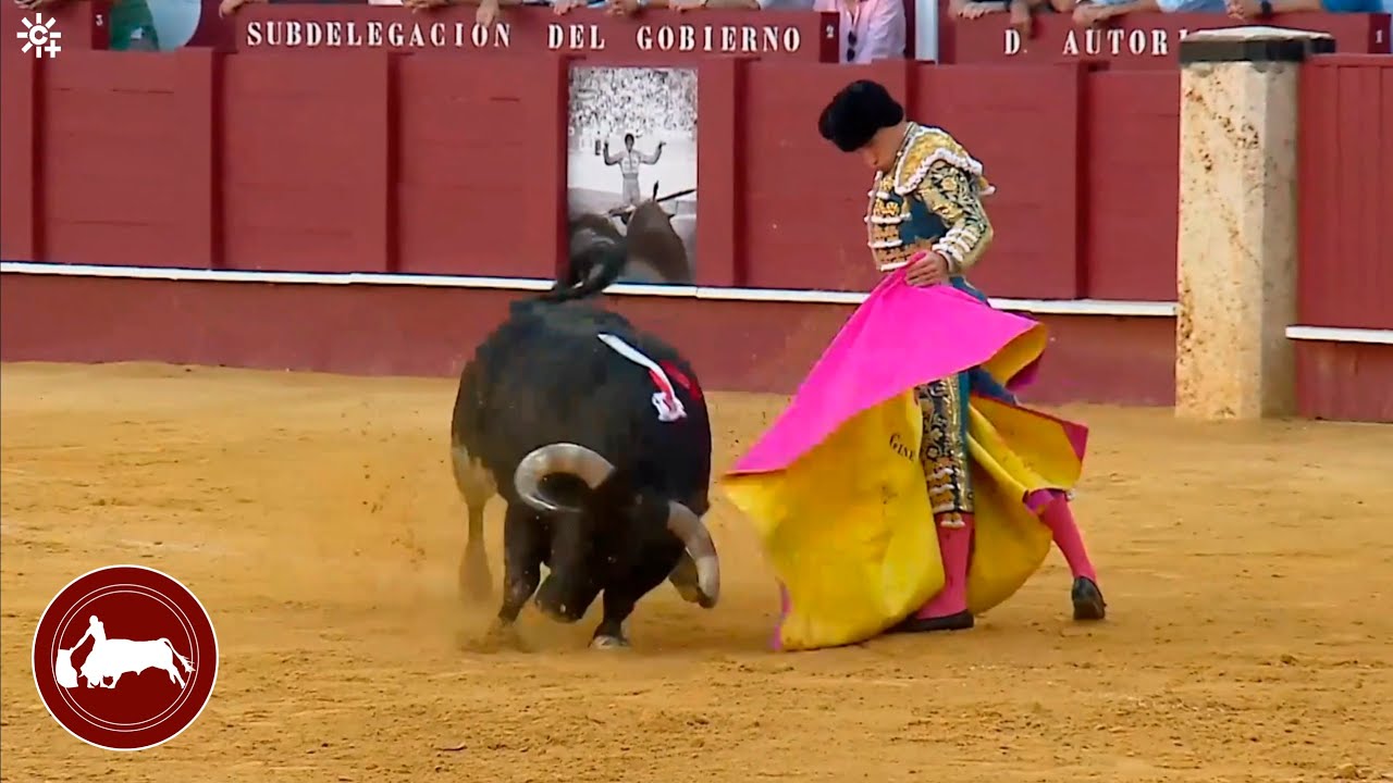 Gin&eacute;s Mar&iacute;n, primer toro, M&aacute;laga 19-08-24