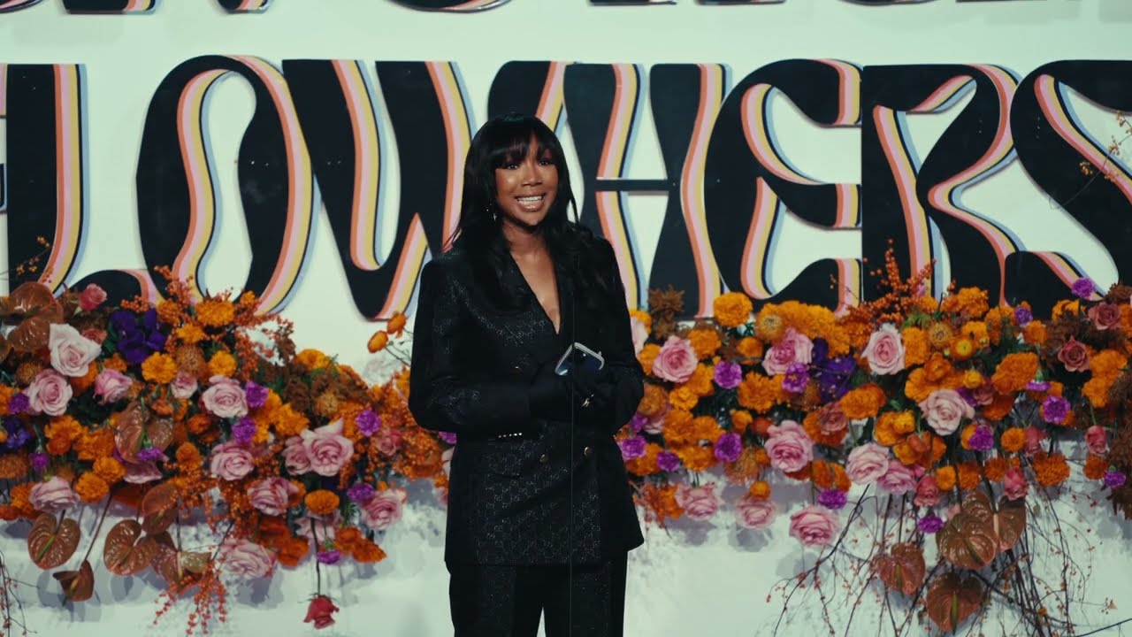Brandy Receives The Muse Award Presented by Her Beloved Mother at Give Her Flowhers Gala! 🎶🏆