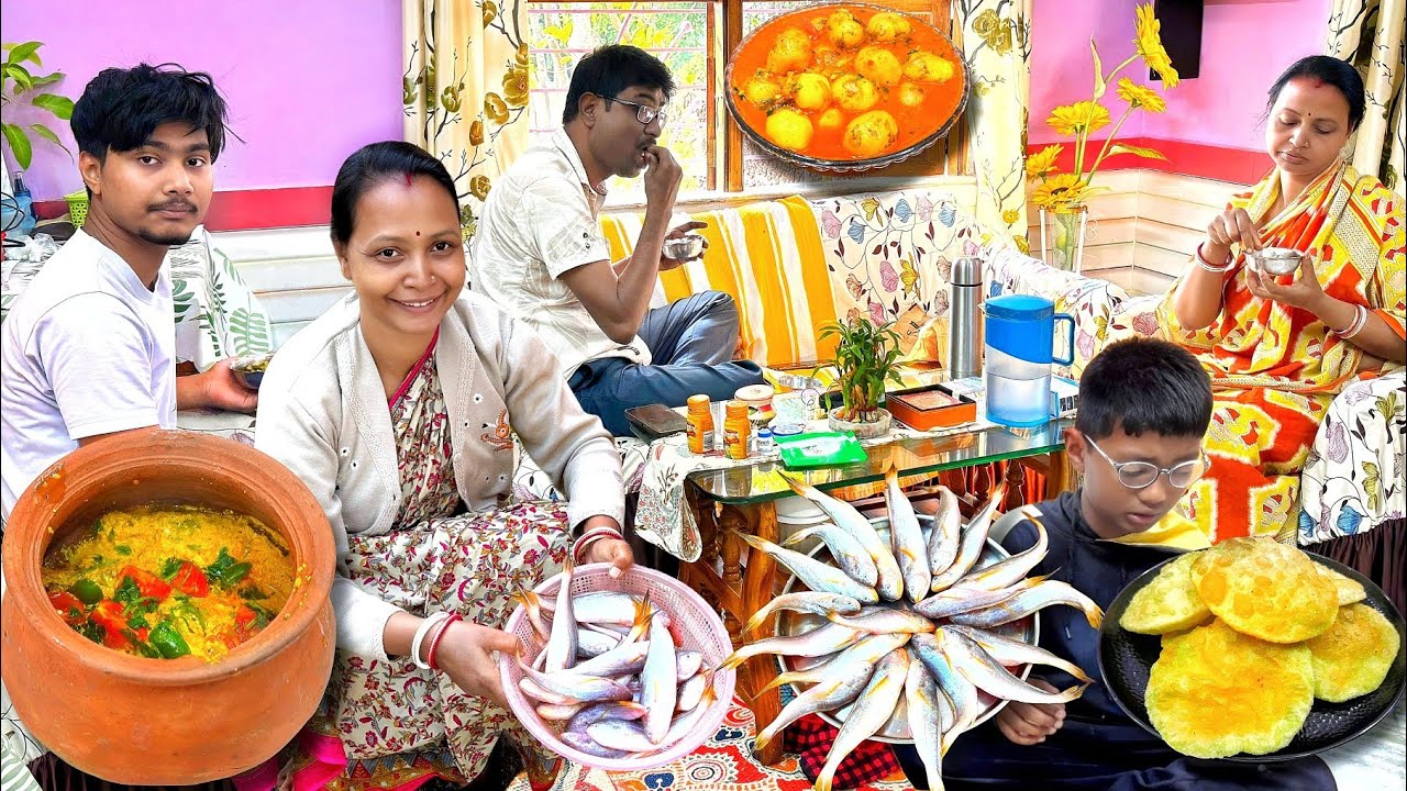 আজ মন ভরে রান্না করলাম! মাটির হাঁড়িতে ভোলা মাছ ও গরম গরম মটর শুঁটির কচুরি-গোটা আলুর দম।