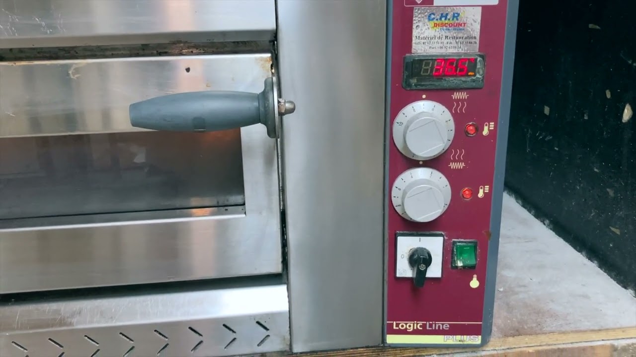 Utilisation d'un four à pizza éléctrique professionnel