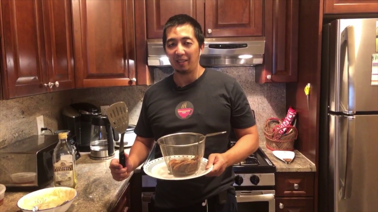 How to make Maruya (Filipino Banana Fritter)