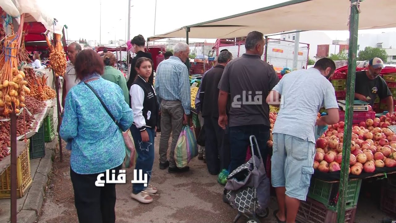 كل الأسعار موجودة في سوق المروج وكل قدير وقدرو..البردقان ب2500 سلعة فرشكة وكل واحد كيفاش يبيع!!