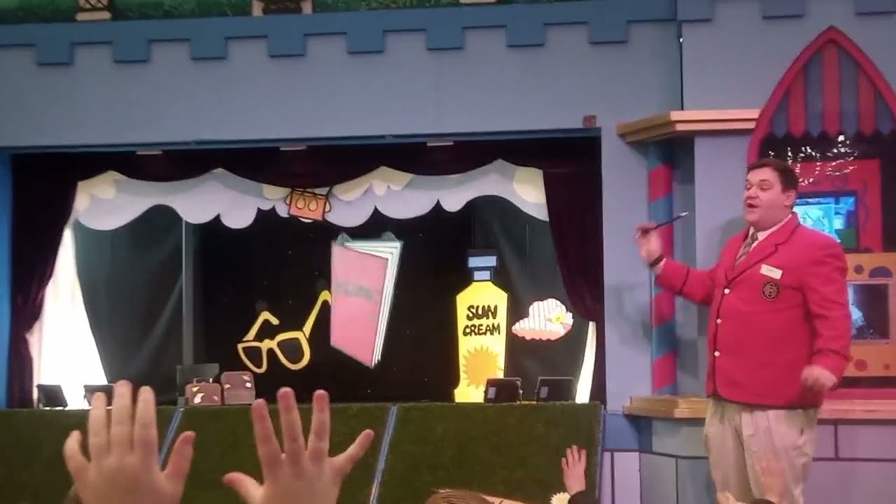 Puppet Castle - Bonnies Travel Show. Butlins