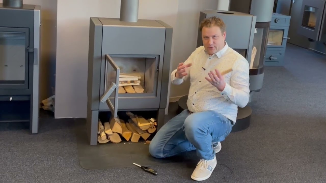 Hoe steek je een houtkachel het beste aan? De Zwitserse methode met de Leenders Mats.