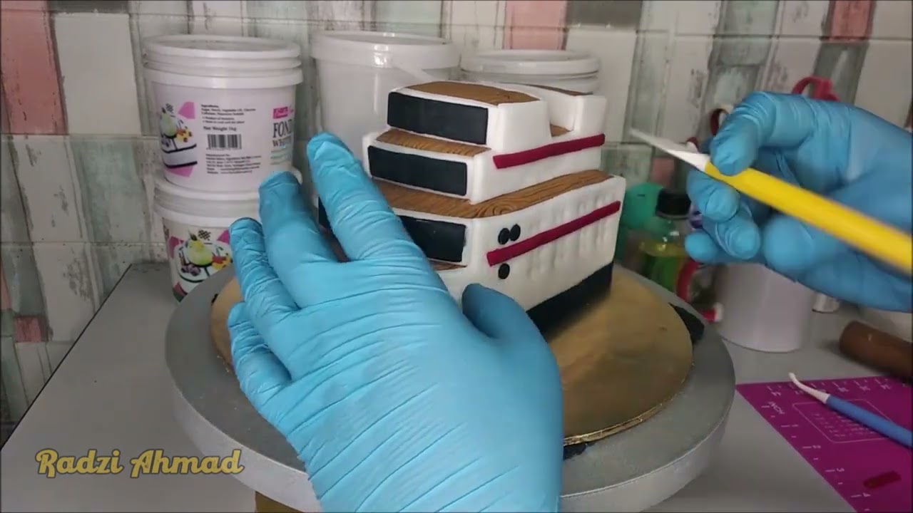 Cruise Ship Fondant Cake
