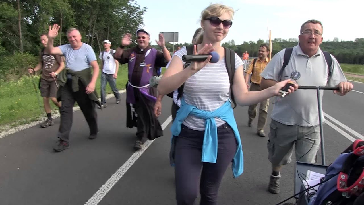 89. Piesza Pielgrzymka Ł&oacute;dzka - grupa 8 tańczy twista