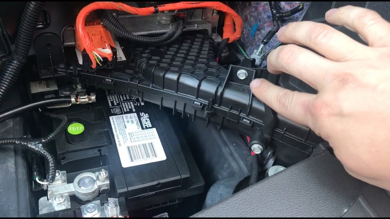 How to replace 12V battery in Ford C-Max Energi 2013-2016