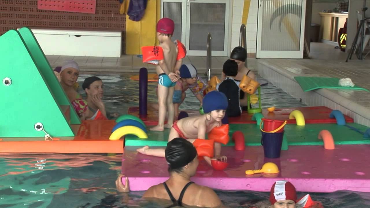 Les tout petits découvrent l'eau à Belfort