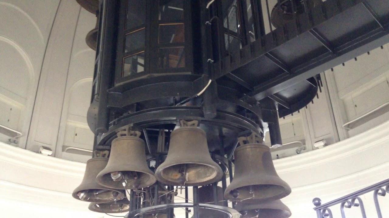 Berlin (B) Mitte: Carillon im Französischen Dom (Innenaufnahme)