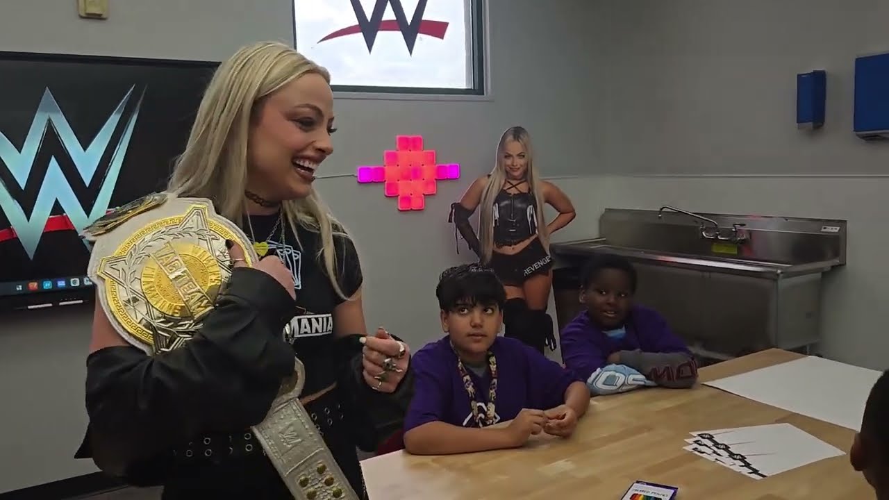 Суперзвезды WWE Лив Моган, Ракель Родригес, Чад Гейбл и Брон Строуман делают сюрприз детям B&G Club!