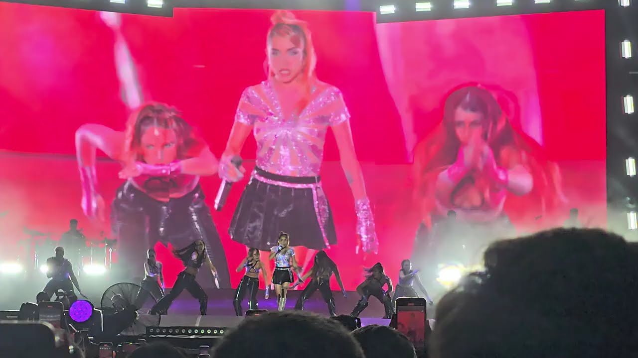 Cazame | Animal - Maria Becerra (Live - Rambla de Punta Carretas 2024)