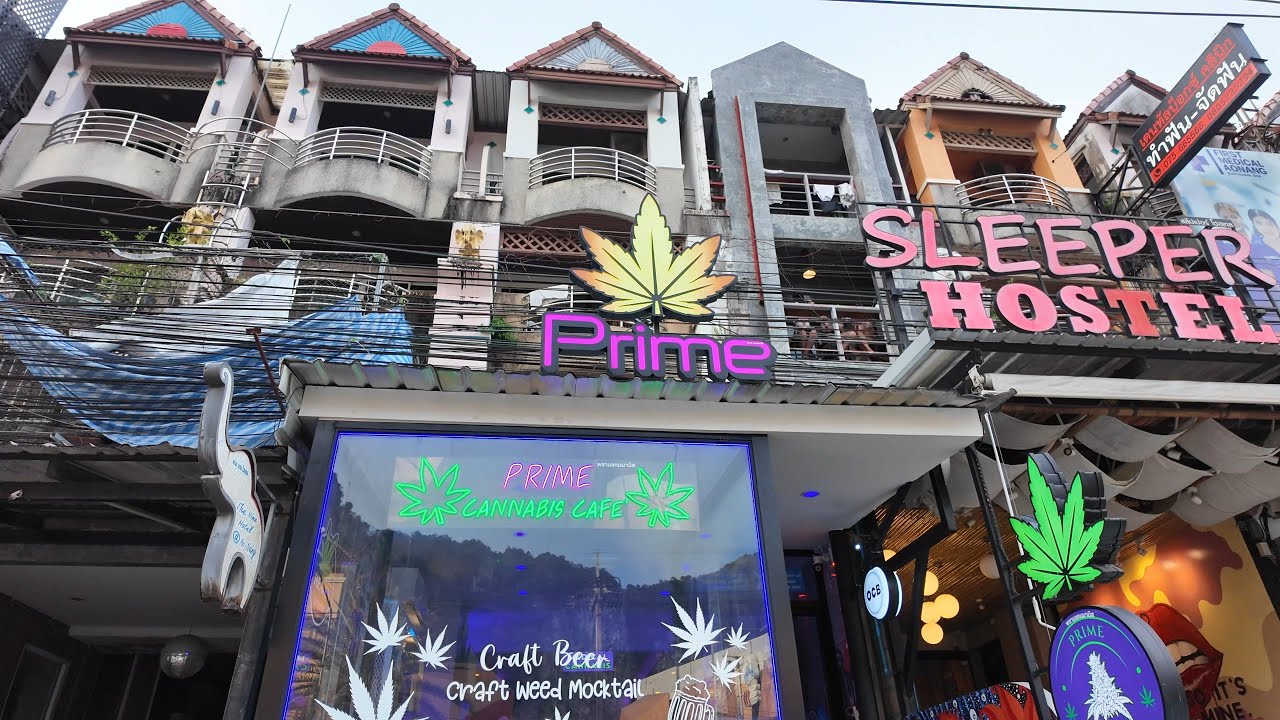 Edasi liigun Karon Beachi Phuketisse