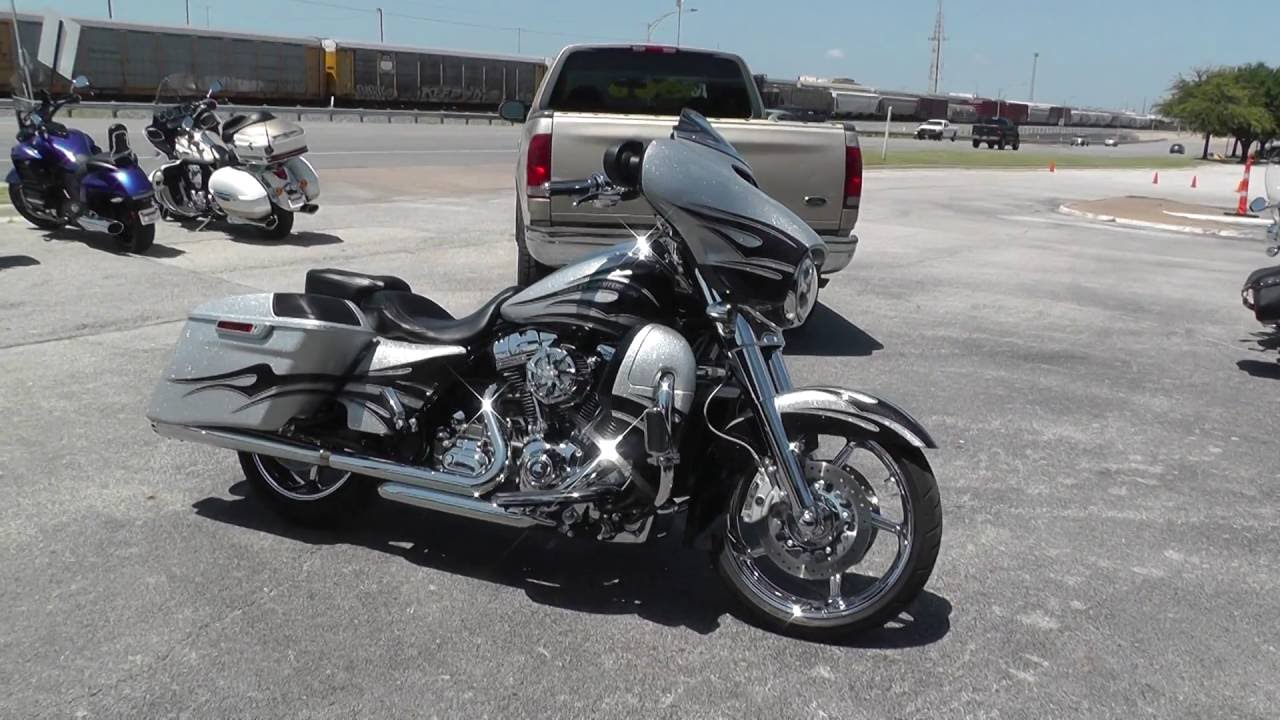 951784 - 2015 Harley Davidson CVO Street Glide FLHXSE - Used Motorcycle For Sale