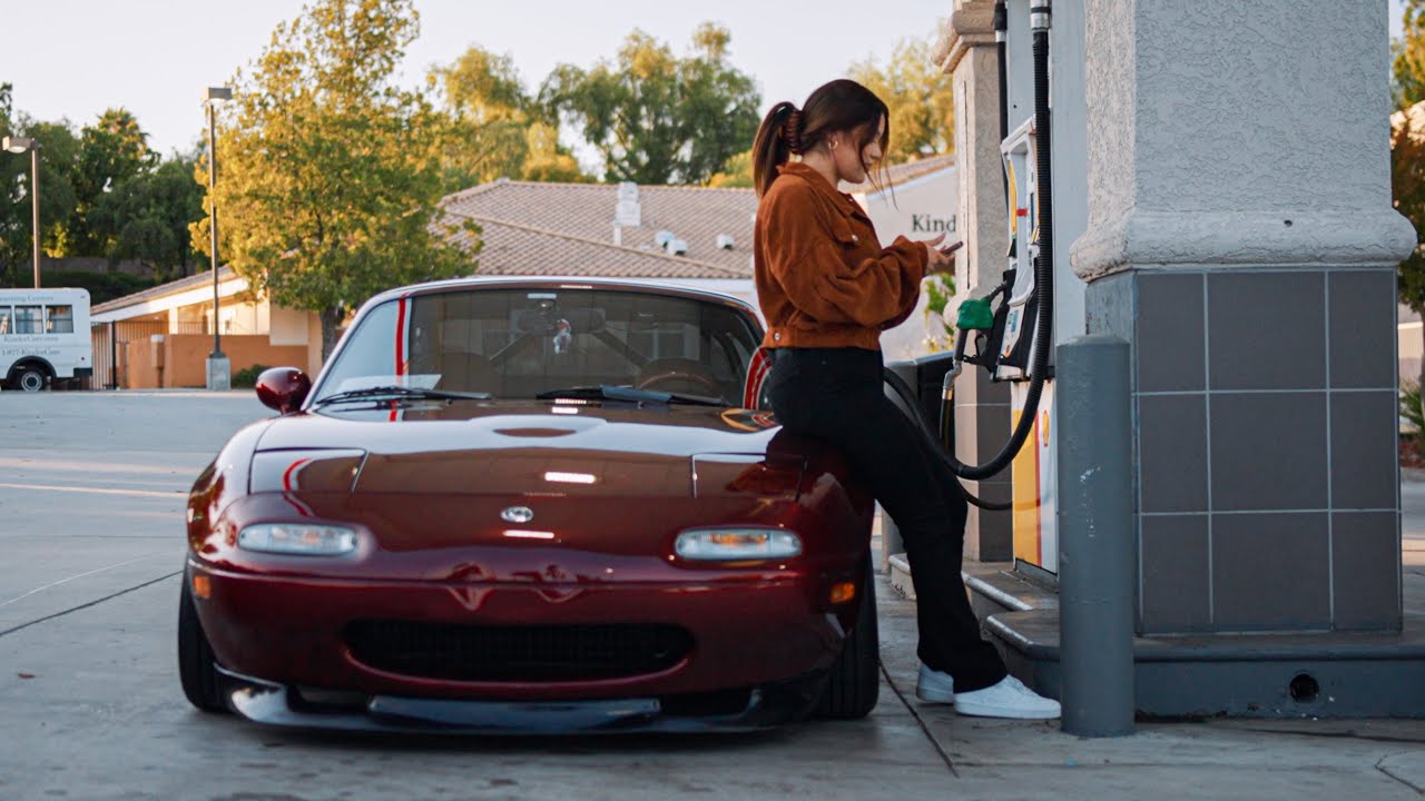 Лесли собрала чистую Mazda Miata 1993 года OEM+! | Мини-документальный фильм