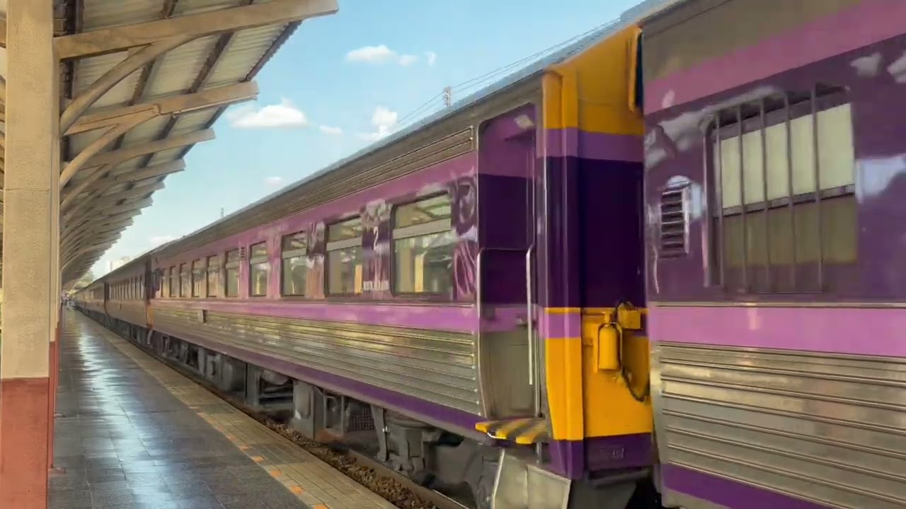 I Took the Overnight Express Train From Chiang Mai to Bangkok