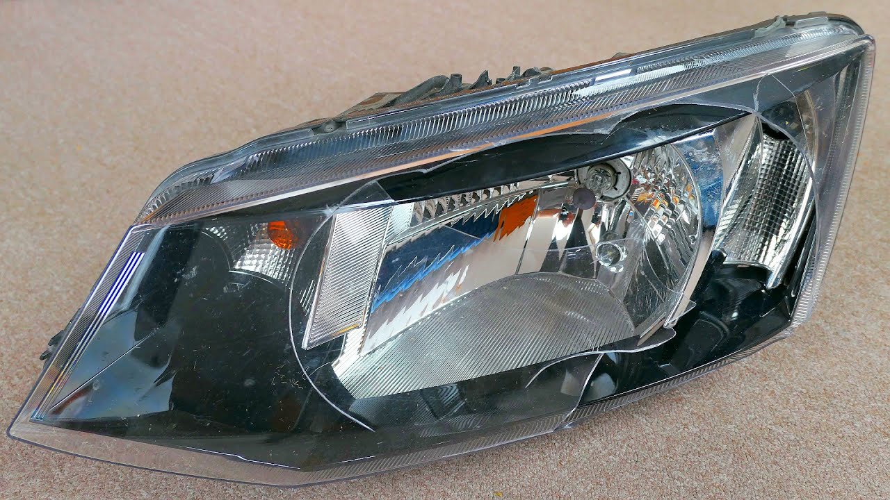 Car headlight teardown (2015 Škoda Fabia)