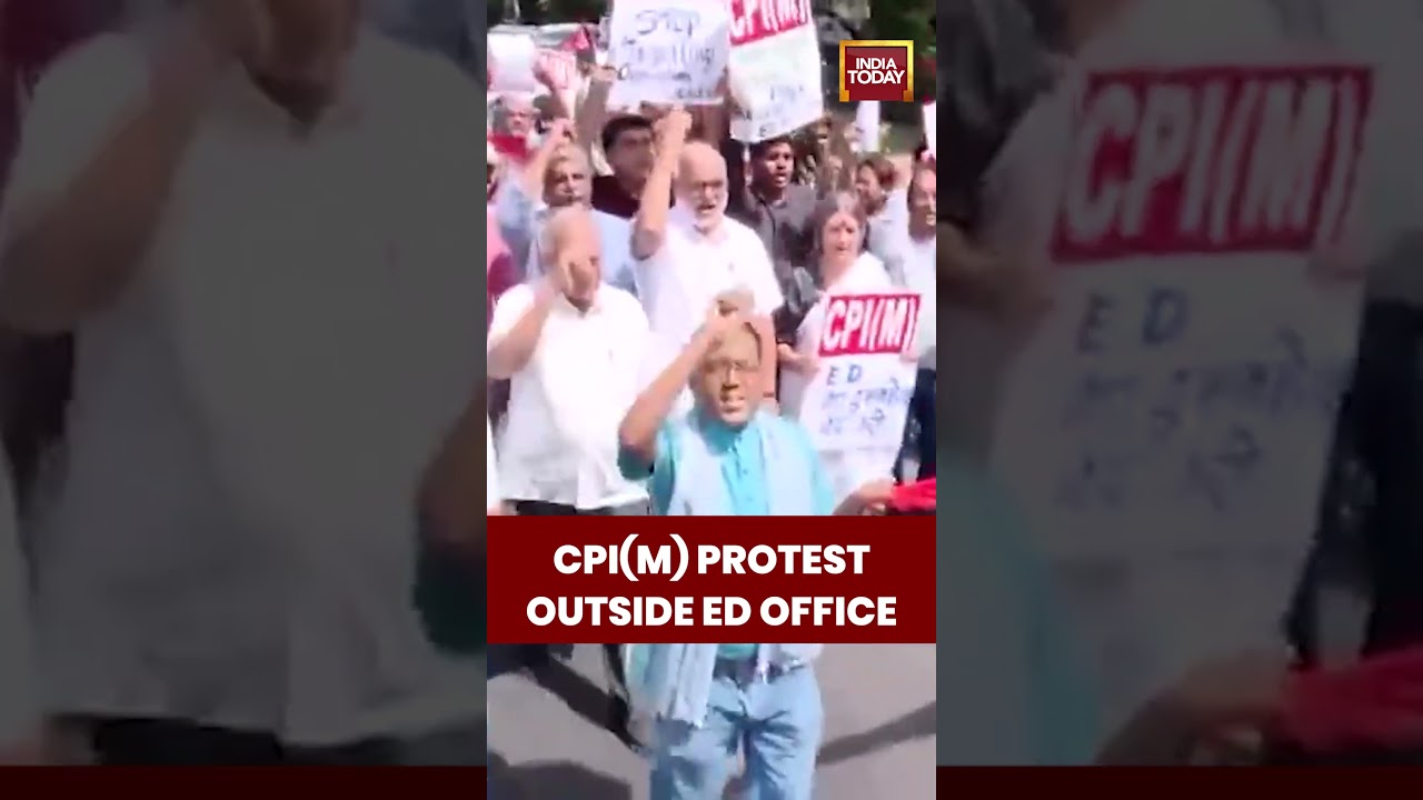 CPI(M) Protest Outside ED Office in Delhi Over Raid on Pinarayi Vijayan Residence In Keralam