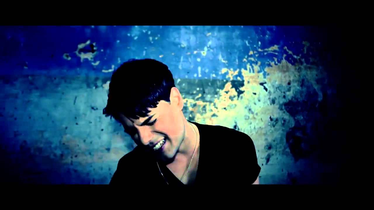 MANUEL CARDELLA - GRAZIE DI ESISTERE (OFFICIAL VIDEO).mp4
