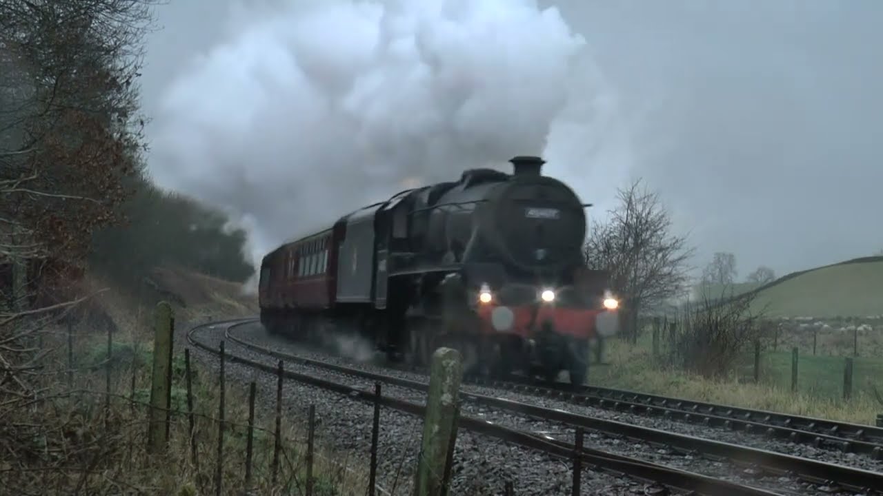 LAST STEAM of 2023 LMS Black 5s 45407 - 44871 T&T ECS in Torrential rain 31/12/2023