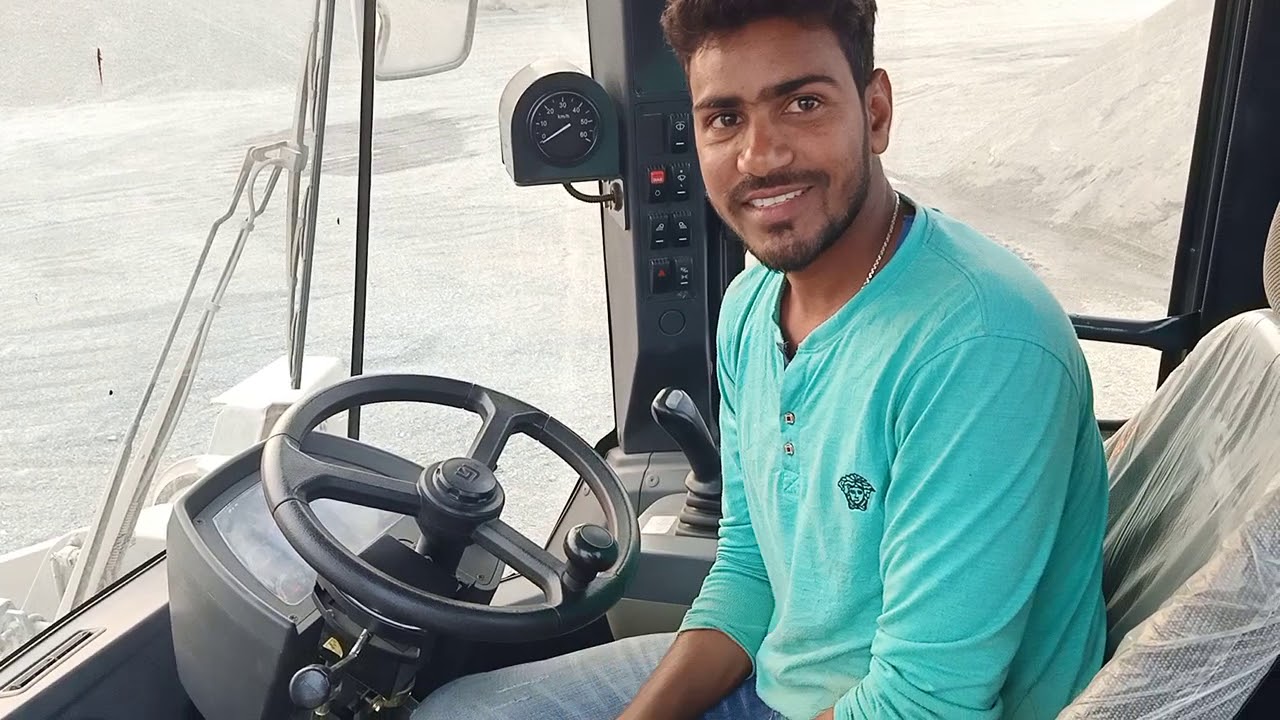 Loader  .. operator  kaise Dekha rekh kar ta hai or USE. KESE.CHALAT HAI