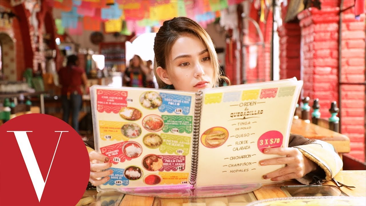昆凌Hannah示範教學！豪邁吃Taco墨西哥捲餅｜201901 封面人物 #4｜Vogue Taiwan