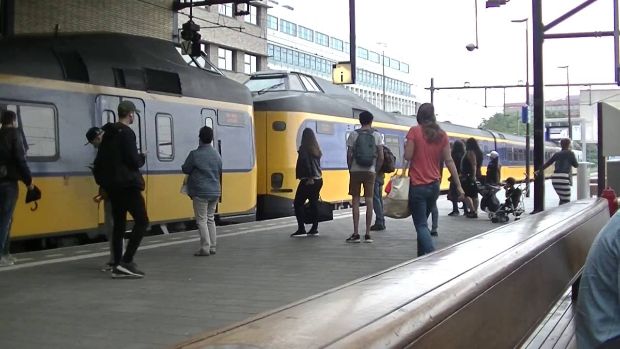NS treinen op station Eindhoven en 's-Hertogenbosch