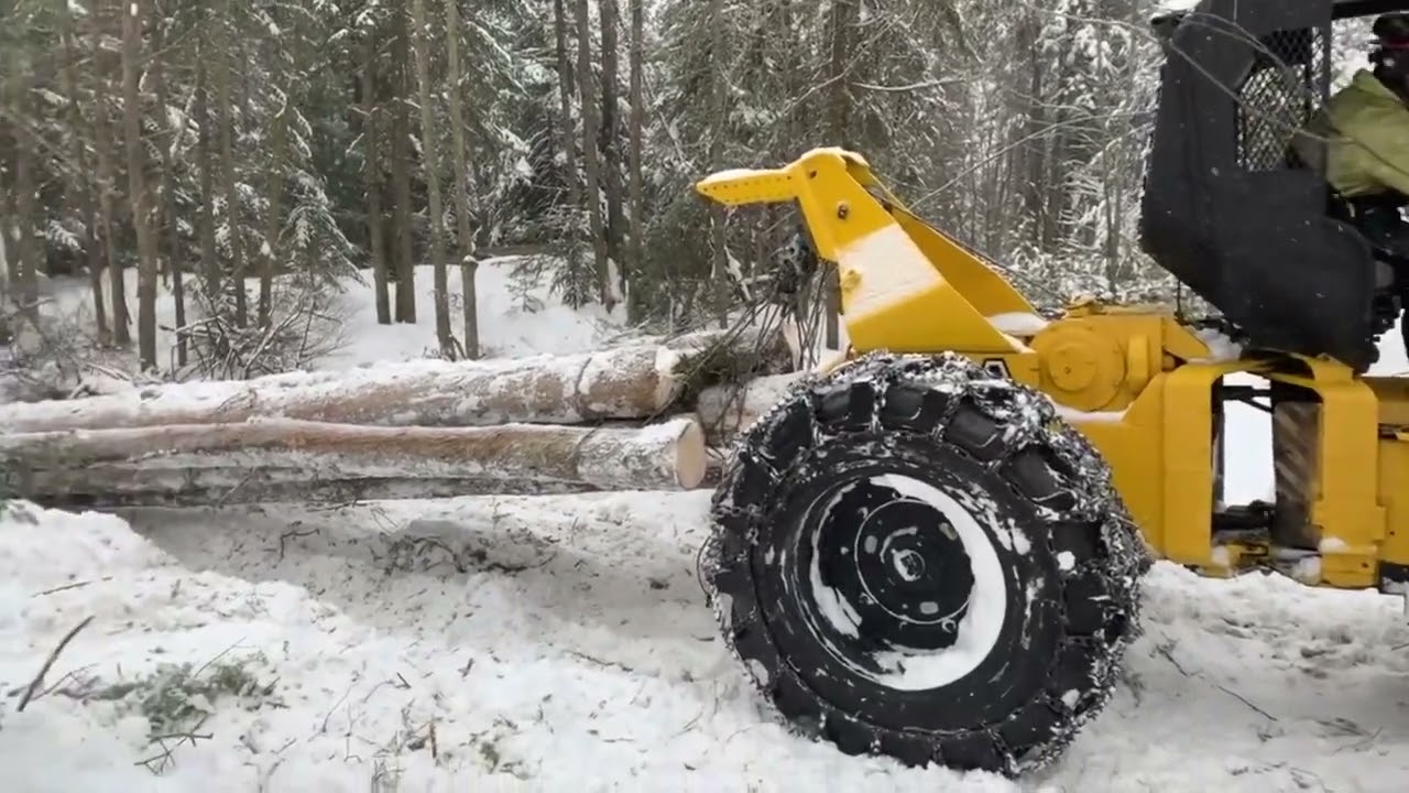 John Deere 440A Log skidder