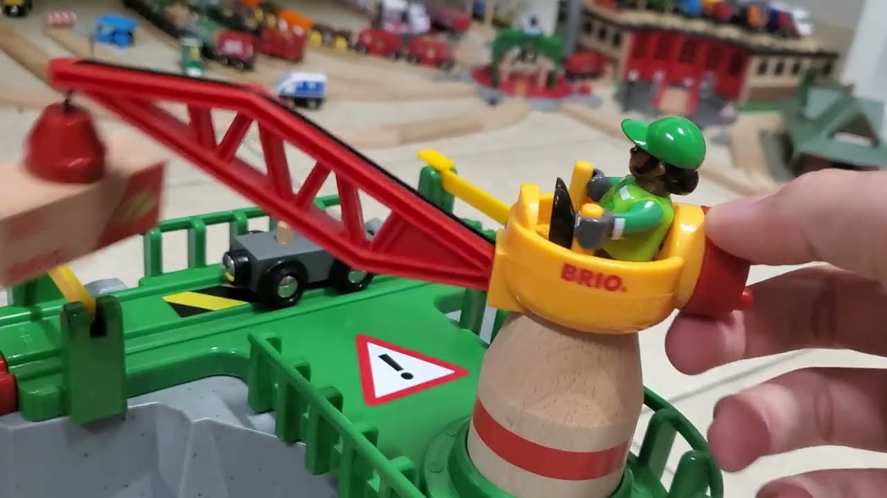 Brio 36010 Cargo Mountain Set - Review and Demo
