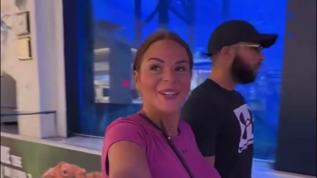 Sarah Fraisou et son chéri montrent qu’il n’y a plus personne à Dubaï, tous ont fui 