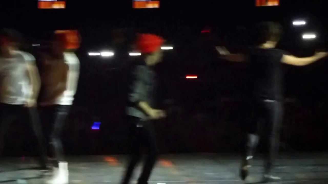 One Direction TMH tour - One Way Or Another Teenage Kicks HD Ziggo Dome Amsterdam 3/5/13
