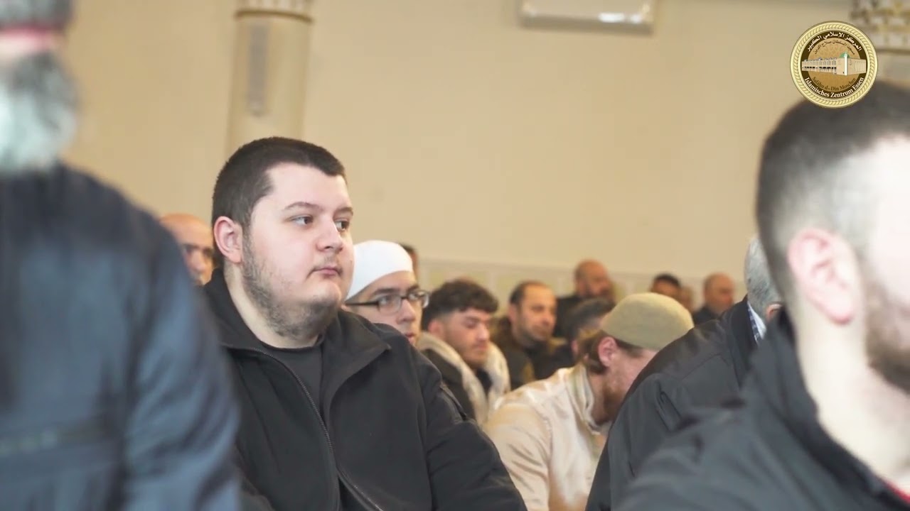 Das Freitagsgebet im Monat Ramadân in unserer Moschee. Möge Allâh unser Fasten akzeptieren.