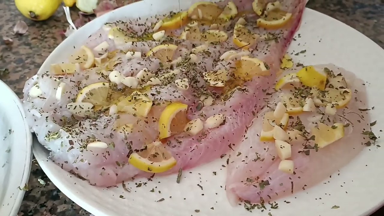 طريقة تحضير سمك ميرنا مشويه على الفحم بتتبيلة خطيرة ولذيذه احسن من المطاعم صحي يستحق تجربه