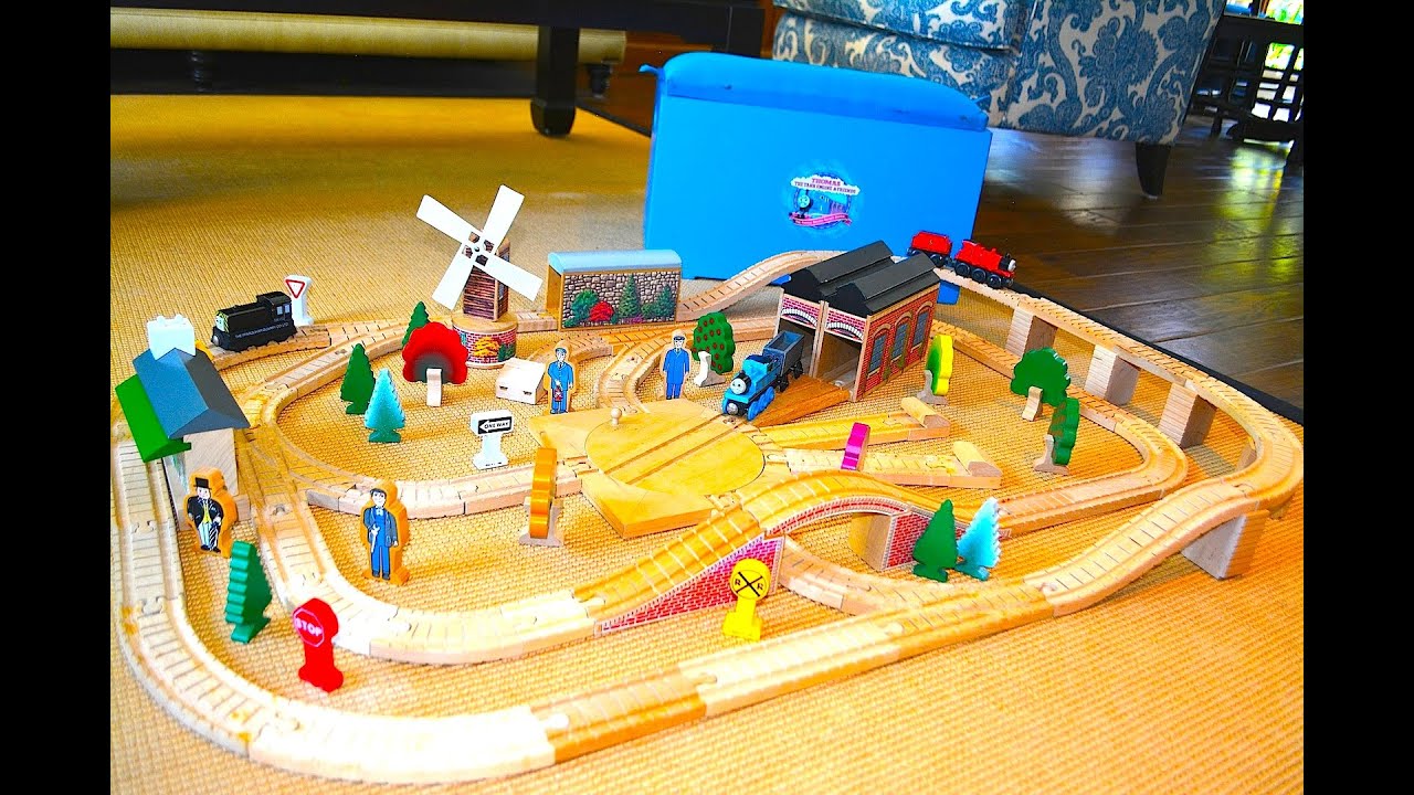 Thomas The Tank Rare 100 Piece Set Wooden Railway Toy Train By Learning Curve