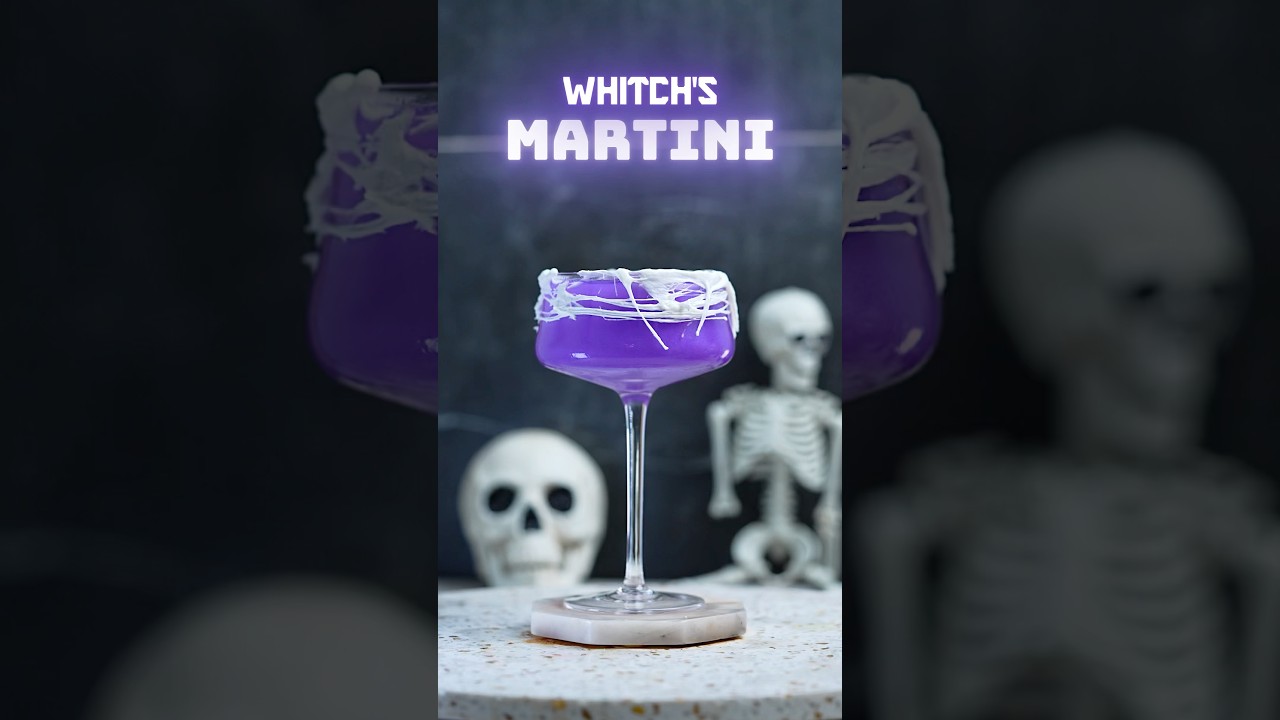 Whitch&rsquo;s Martini 💜😈 #коктейль #бар #бармен #коктейльбар #хэллоуин #напитки #мартини #коктейли