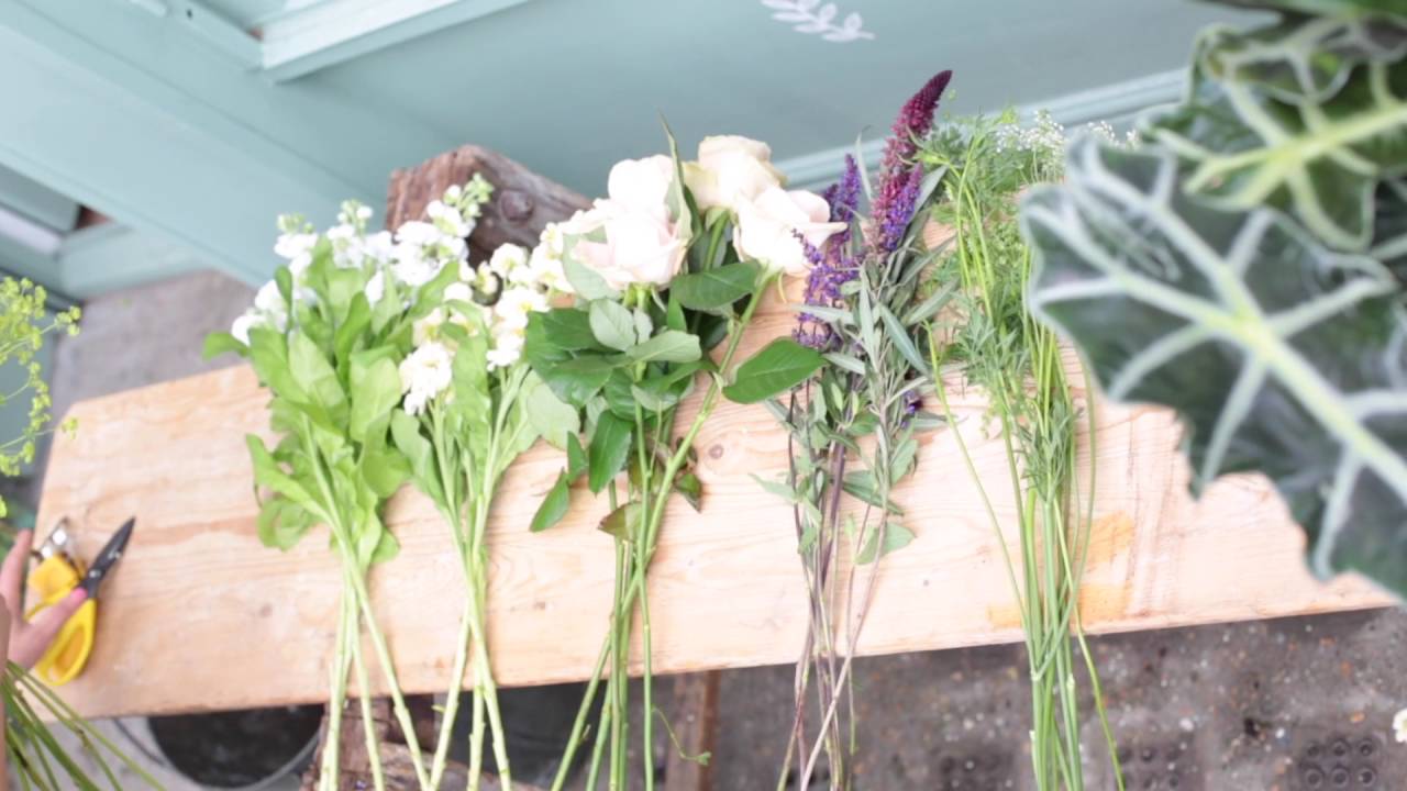 How to Flower Arrange with Floom's Partner Florist, Botanique Workshop