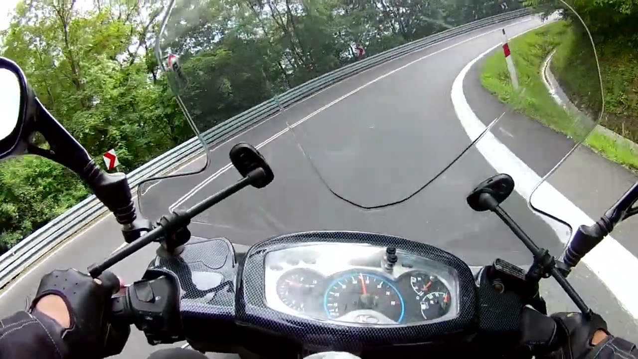 Serpentyny Słonne skuterem Kymco Bet&Win 50 2T