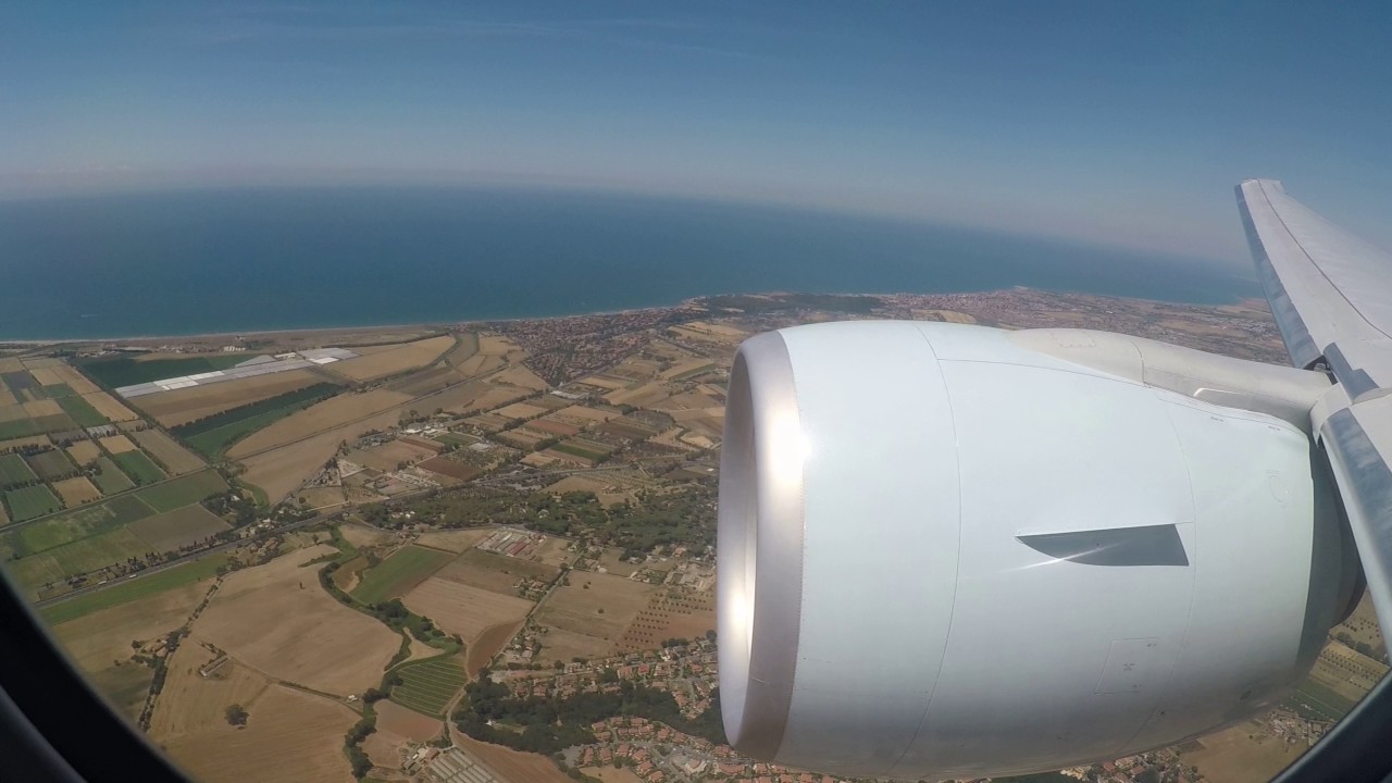 Air Canada 777-300ER landing in Rome