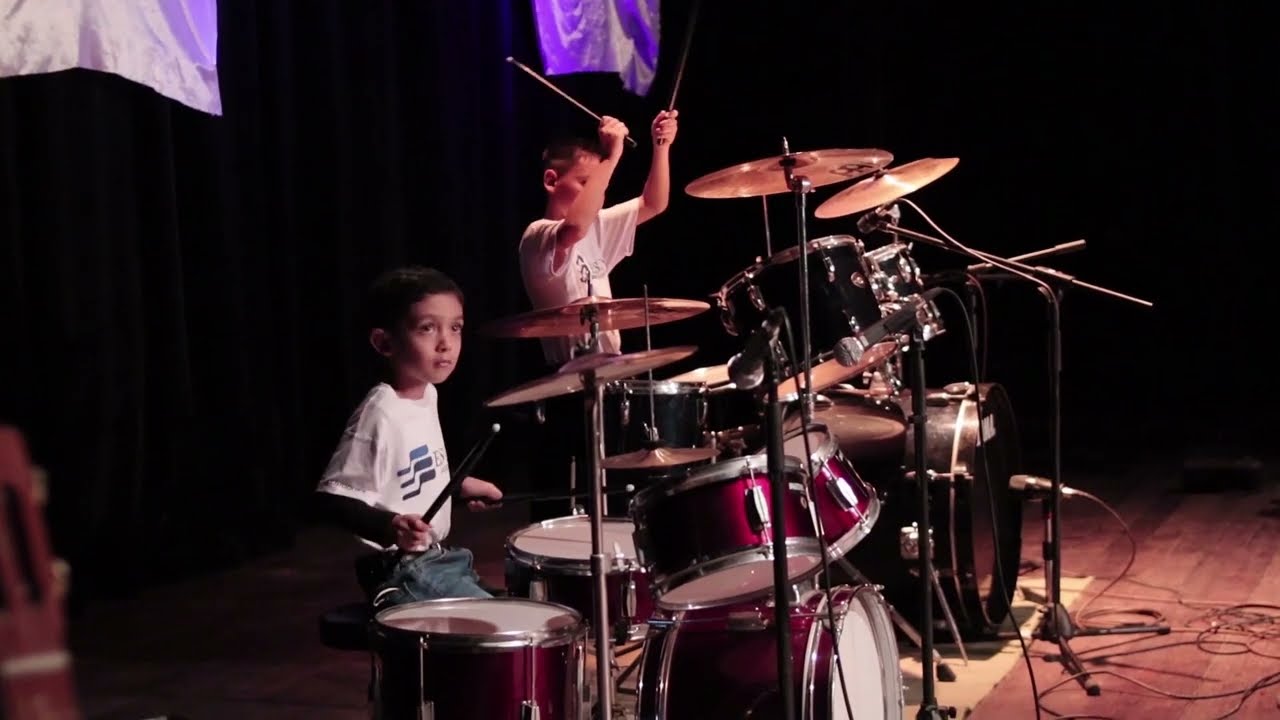 Isaac Lincon, Yoel Henriquez - Solo De Bateria