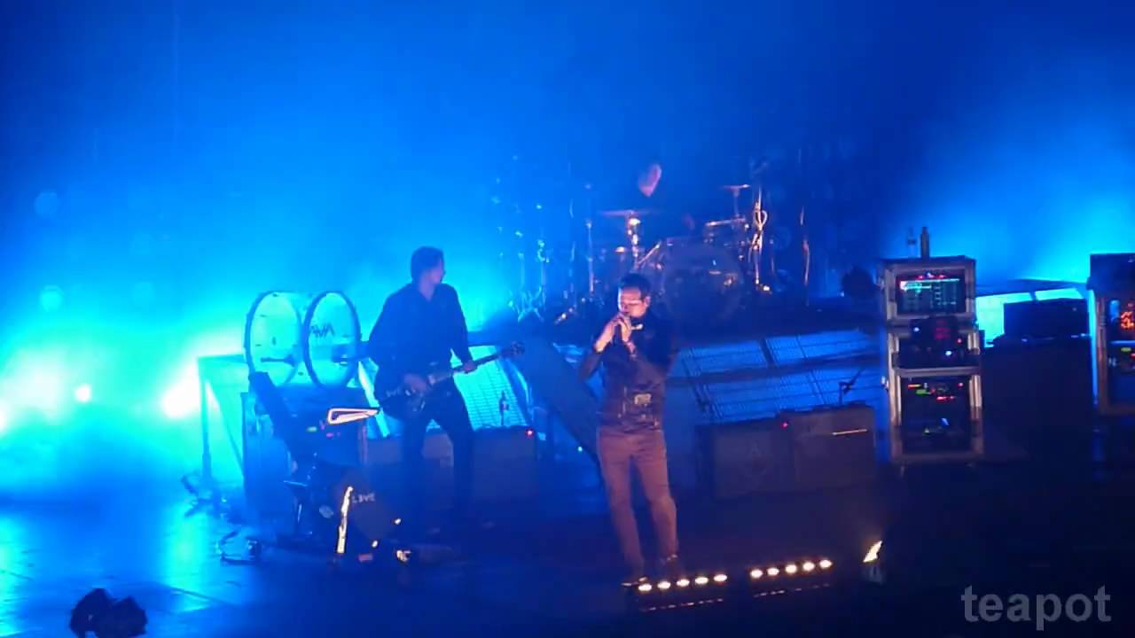 Angels & Airwaves - Breathe (Live Chicago 04.24.10) HD!!! part 10/11