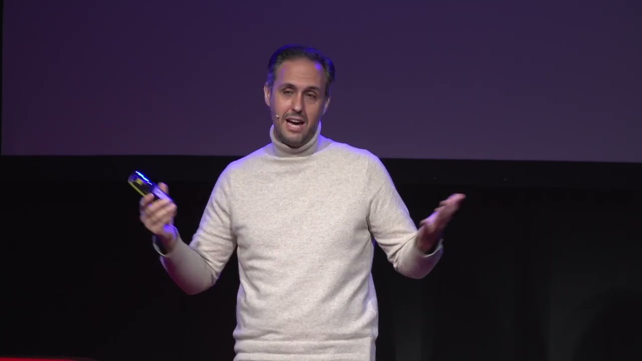Emoci&oacute;n y memoria | Juan Garc&iacute;a-Escudero | TEDxUNebrija
