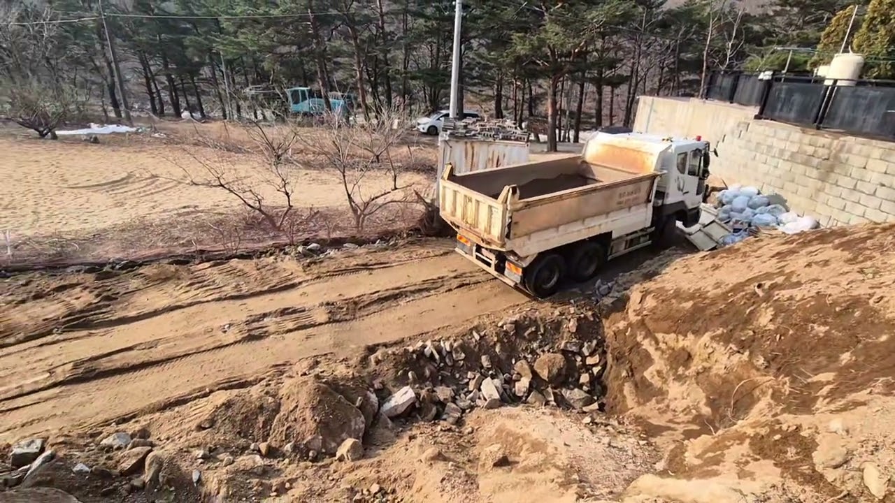 친환경 스마트건설 신기술 발파없이  약품으로 소리없이 진동없이 암반굴착공법 한번에 깊이 3m씩 굴착 유석토건주식회사 010-8878-6627 