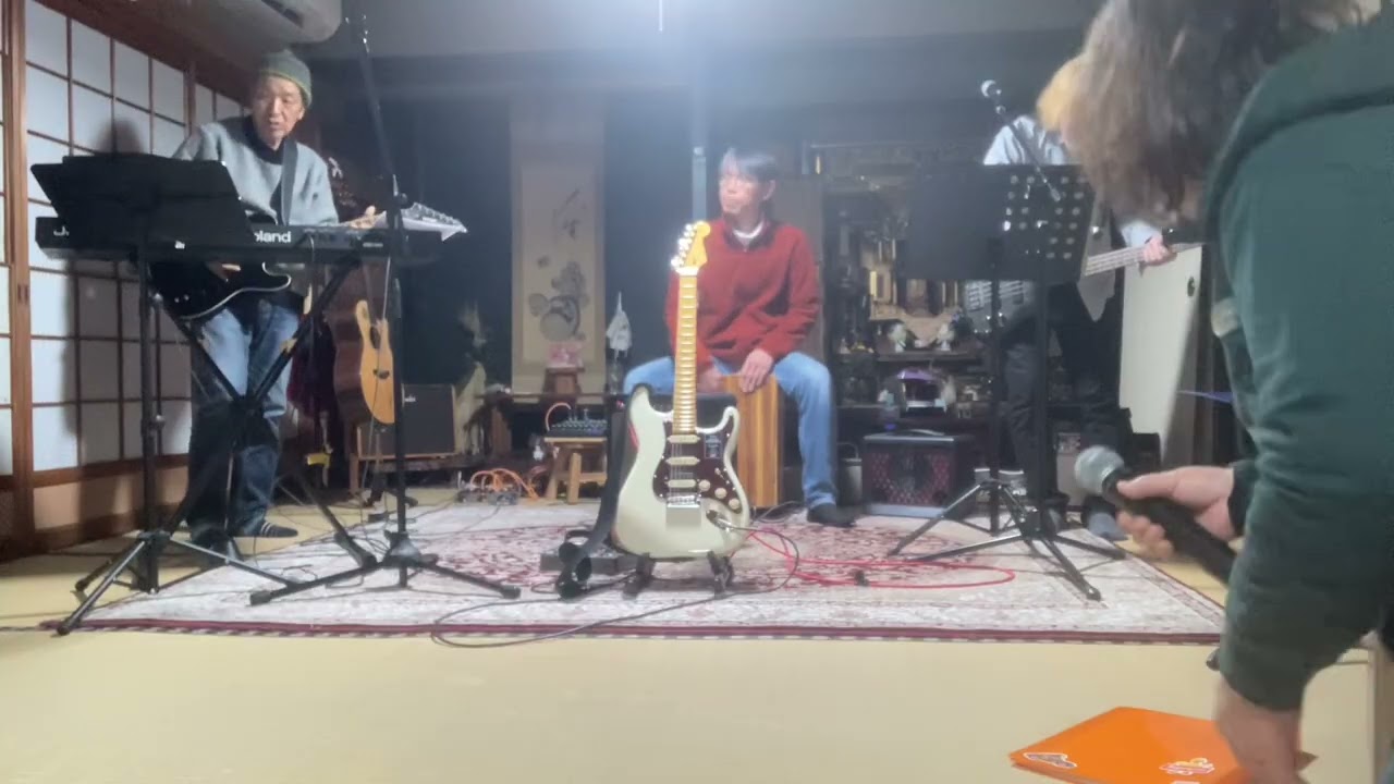 イーグルスの「New  Kid  in  Town」　カラオケ使って練習中！果たして　上手になるのでしょうか？