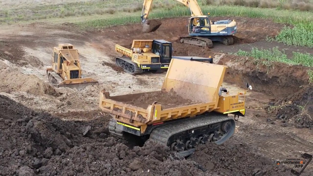 MOROOKA MST3000VD RUBBER TRACKED DUMPER FOR HIRE
